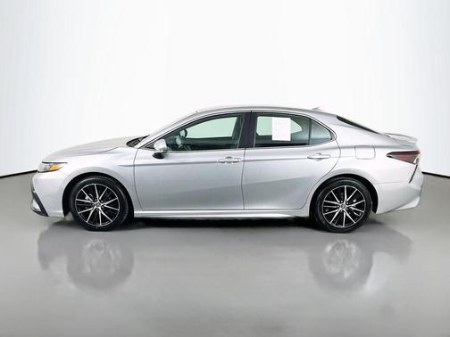 Celestial Silver Metallic 2023 Toyota Camry SE