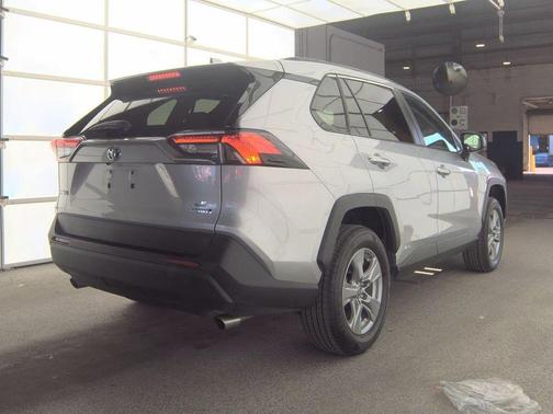 Silver Sky Metallic 2022 Toyota RAV4 Hybrid LE
