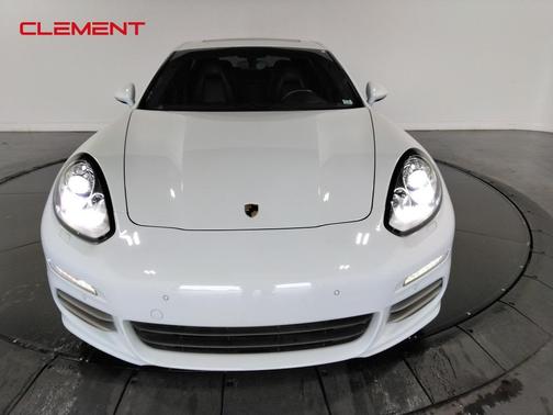 2016 Porsche Panamera 4