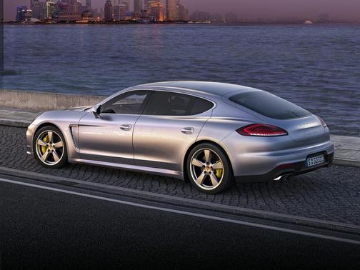 2016 Porsche Panamera 