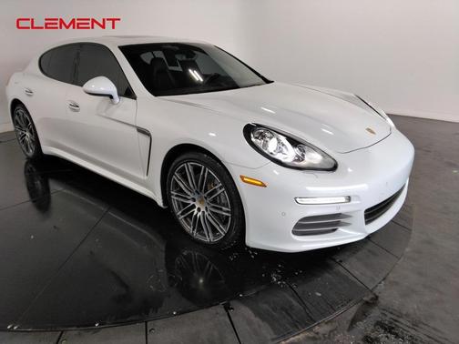2016 Porsche Panamera 4