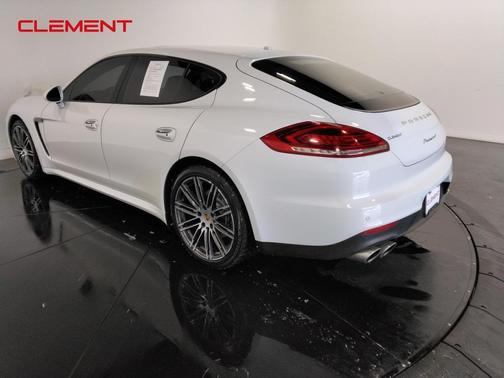 2016 Porsche Panamera 4