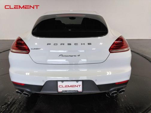 2016 Porsche Panamera 4