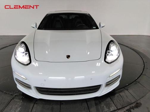2016 Porsche Panamera 4