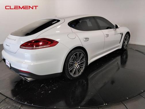 2016 Porsche Panamera 4