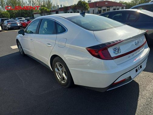 2022 Hyundai SONATA SE