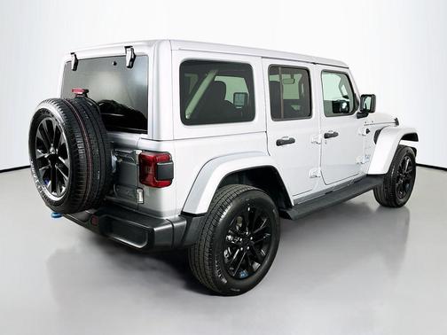 Silver Zynith Clearcoat 2023 Jeep Wrangler 4xe Sahara
