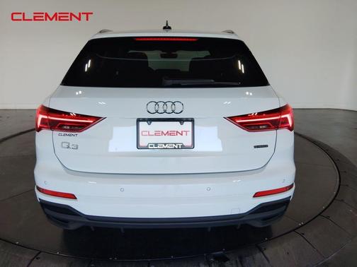 2024 Audi Q3 45 S line Premium