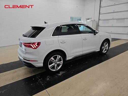 2024 Audi Q3 45 S line Premium