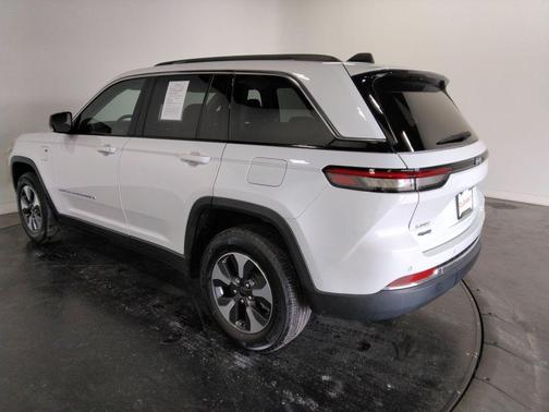 2022 Jeep Grand Cherokee 4xe Base