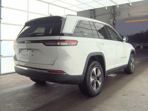 2022 Jeep Grand Cherokee 4xe Base