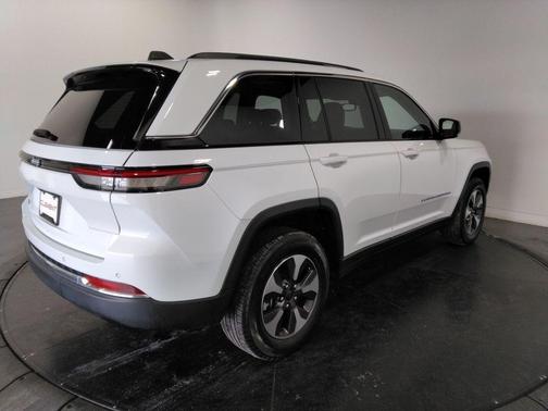 2022 Jeep Grand Cherokee 4xe Base
