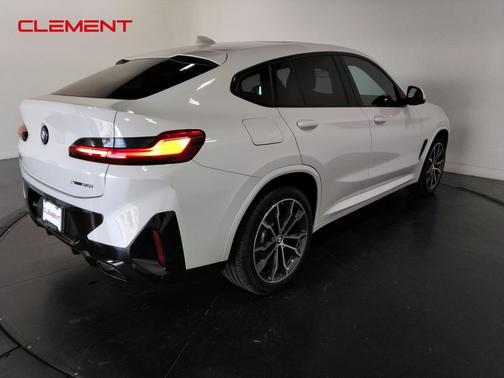 2023 BMW X4 xDrive30i