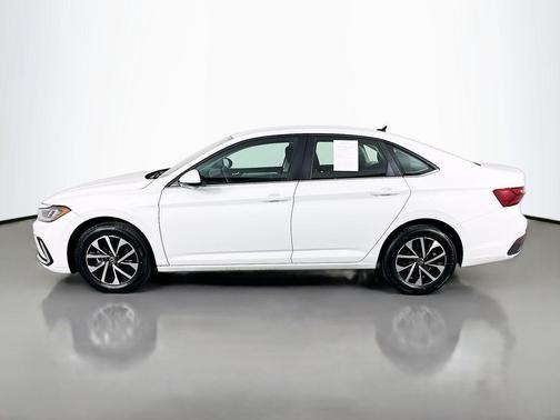 Pure White 2025 Volkswagen Jetta 1.5T S