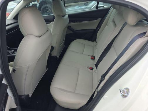 Snowflake White Pearl 2024 Mazda Mazda3 FWD w/Preferred Package