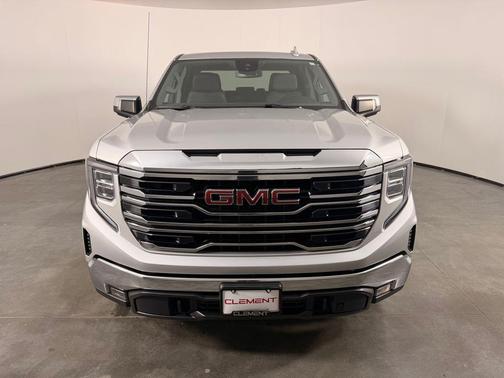 Quicksilver Metallic 2022 GMC Sierra 1500 SLT