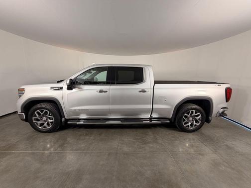 Quicksilver Metallic 2022 GMC Sierra 1500 SLT