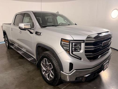 Quicksilver Metallic 2022 GMC Sierra 1500 SLT