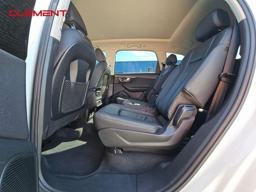 2022 Audi Q7 55 Premium Plus