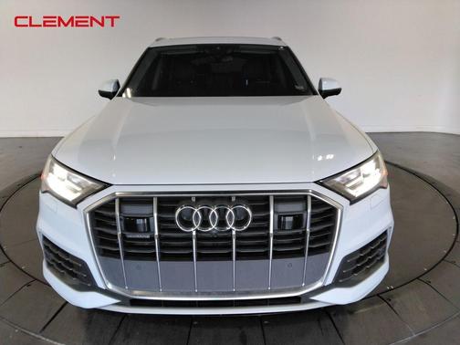 2022 Audi Q7 55 Premium Plus