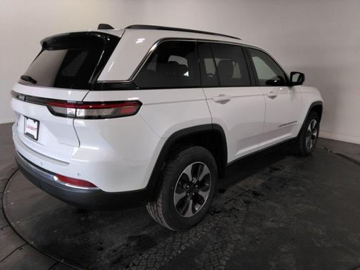 2022 Jeep Grand Cherokee 4xe Base