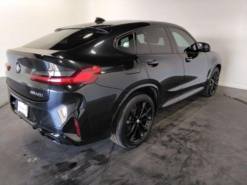 2022 BMW X4 M40i