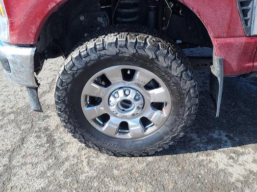 Ruby Red Metallic Tinted Clearcoat 2025 Ford F-250 King Ranch