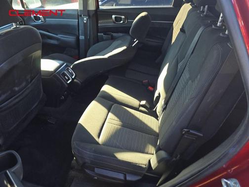2022 Kia Sorento LX