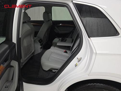 2022 Audi Q5 45 S line quattro Premium