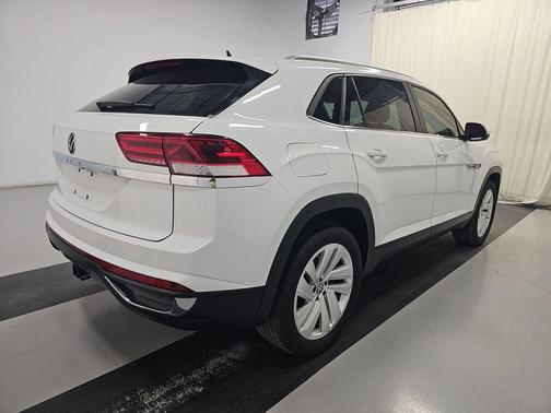 Pure White 2023 Volkswagen Atlas Cross Sport 3.6L V6 SE w/Technology