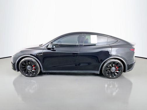 Black 2022 Tesla Model Y Performance