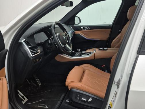 Alpine White 2023 BMW X5 xDrive40i