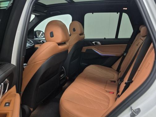 Alpine White 2023 BMW X5 xDrive40i