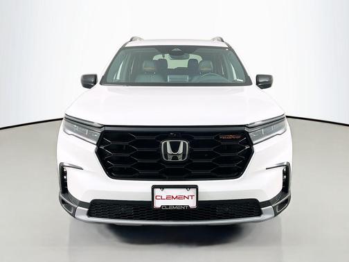 Platinum White Pearl 2025 Honda Pilot TrailSport
