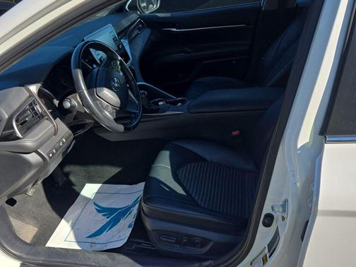 White 2022 Toyota Camry SE