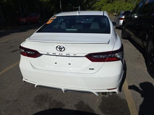 White 2022 Toyota Camry SE