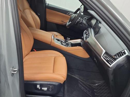 2022 BMW X6 M50i