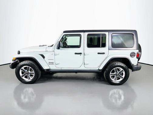Earl Clearcoat 2023 Jeep Wrangler Sahara