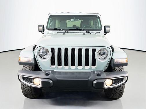 Earl Clearcoat 2023 Jeep Wrangler Sahara