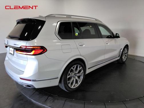 2023 BMW X7 xDrive40i