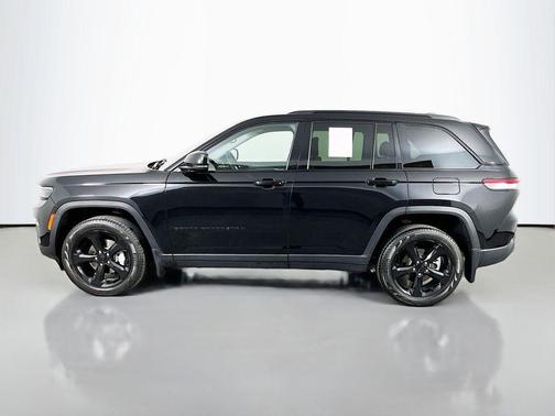 Diamond Black 2023 Jeep Grand Cherokee Limited