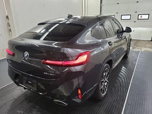 2023 BMW X4 xDrive30i