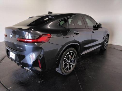 2023 BMW X4 xDrive30i