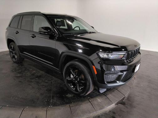 2023 Jeep Grand Cherokee Altitude