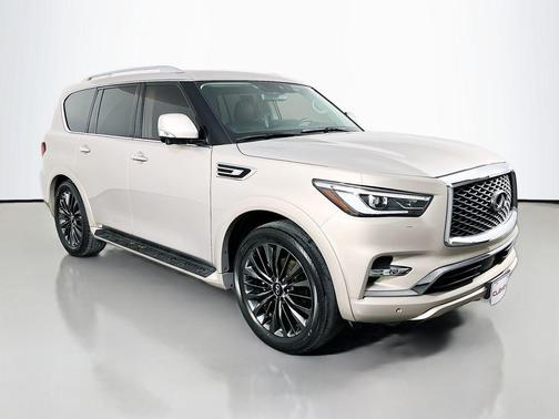 2022 INFINITI QX80 Luxe