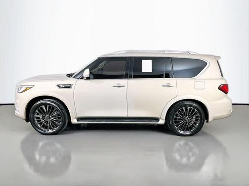 2022 INFINITI QX80 Luxe