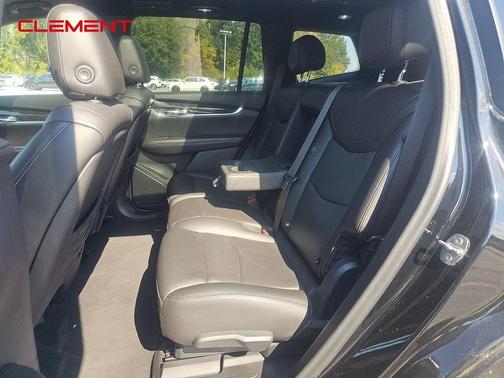 2022 Cadillac XT6 Premium Luxury FWD
