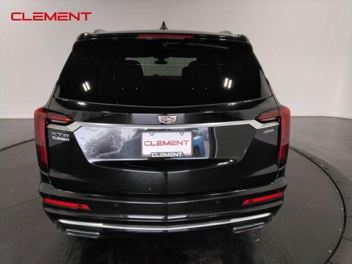 2022 Cadillac XT6 Premium Luxury FWD