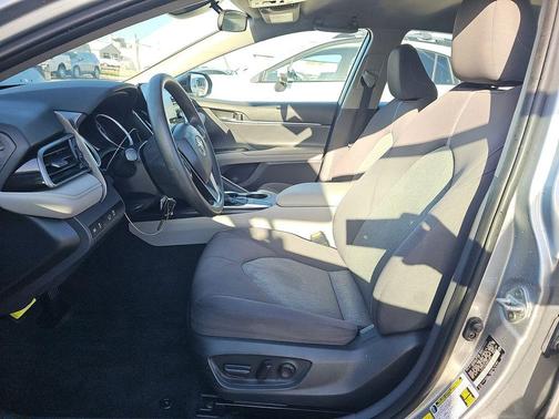 Wind Chill Pearl 2022 Toyota Camry LE