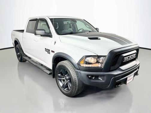 Bright White Clearcoat 2022 RAM 1500 Classic SLT
